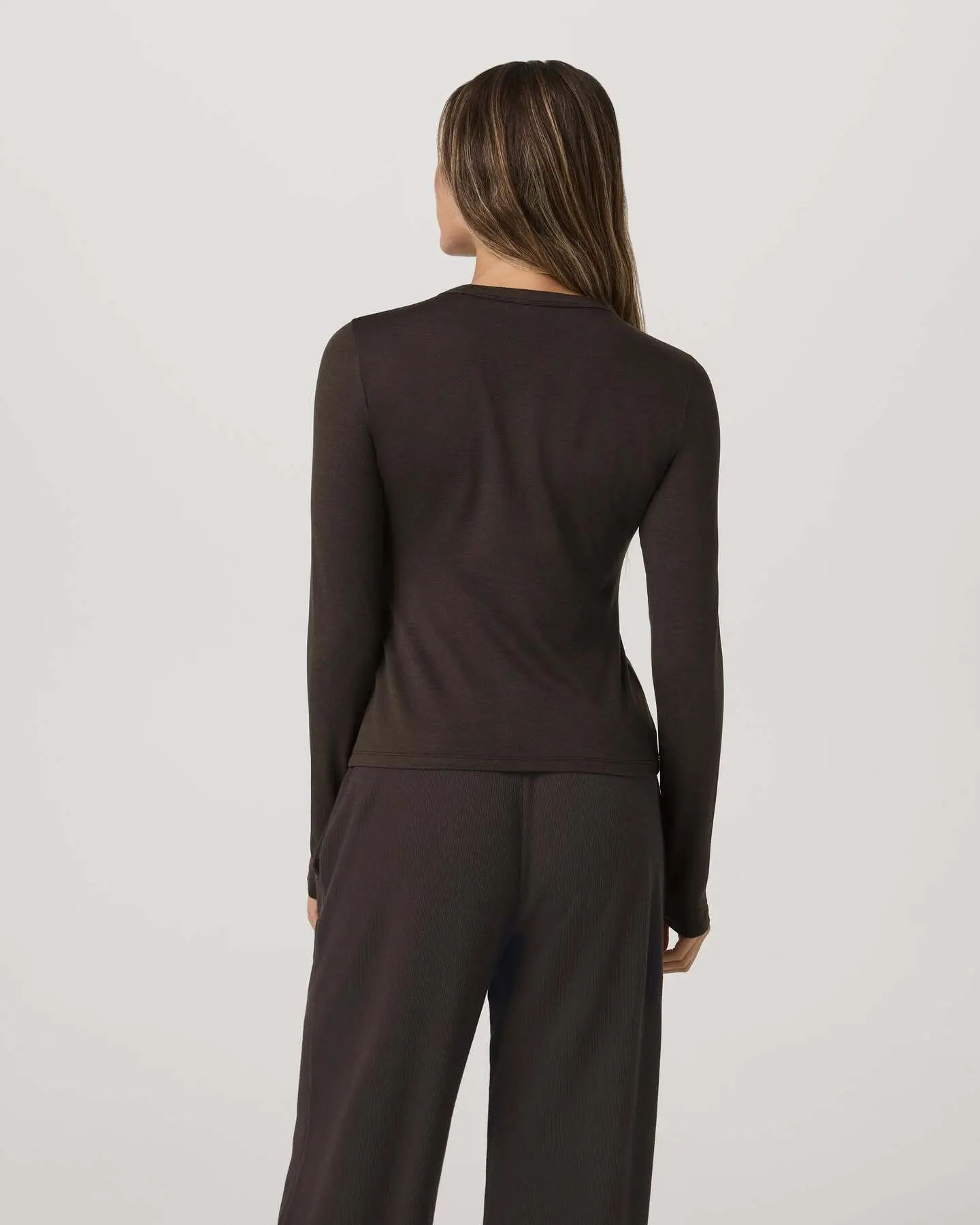 Long Sleeve Halo Essential Crew Tee - Image 3