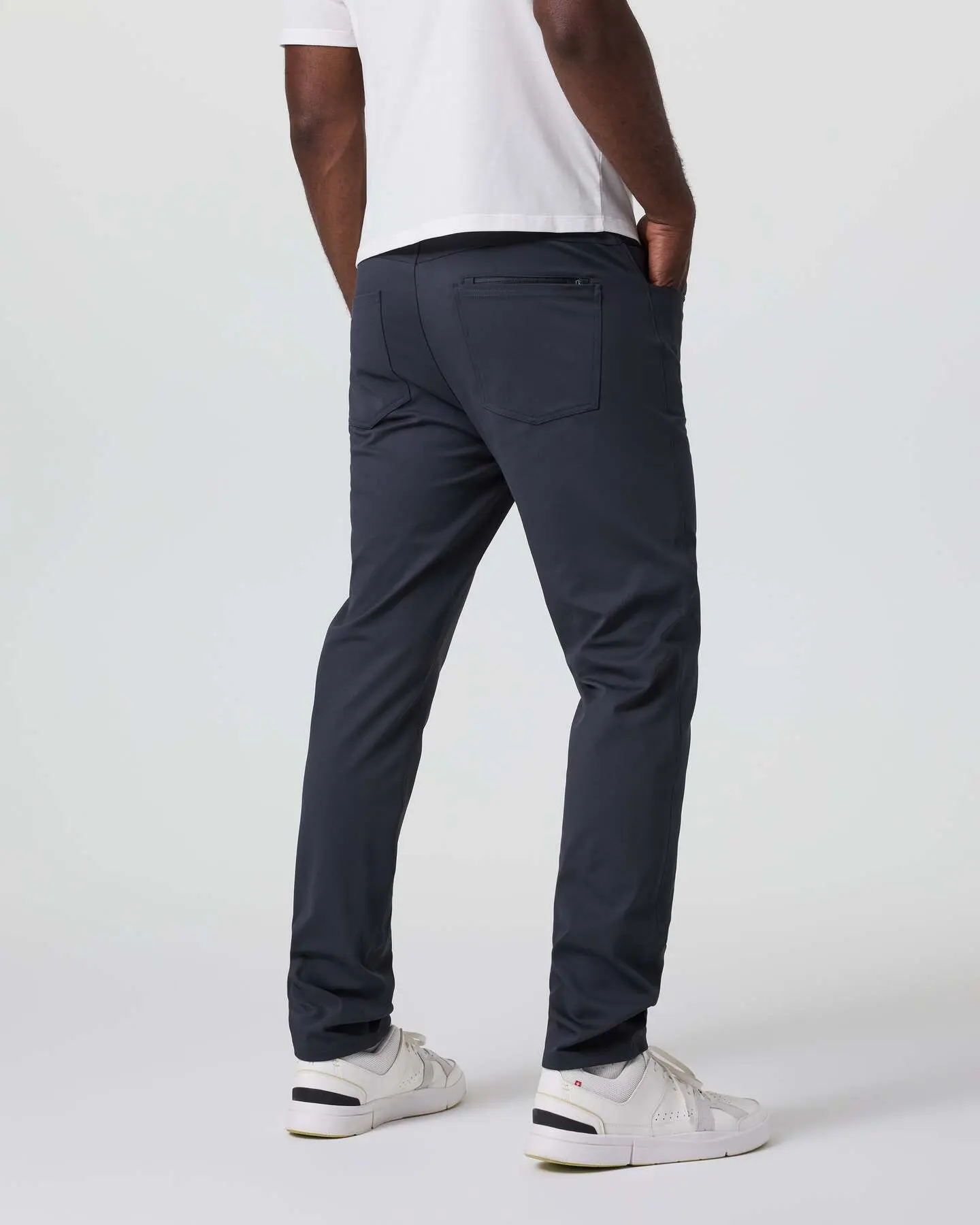 Vuori Meta Twill Pant Athletic Slim 32" - Image 4
