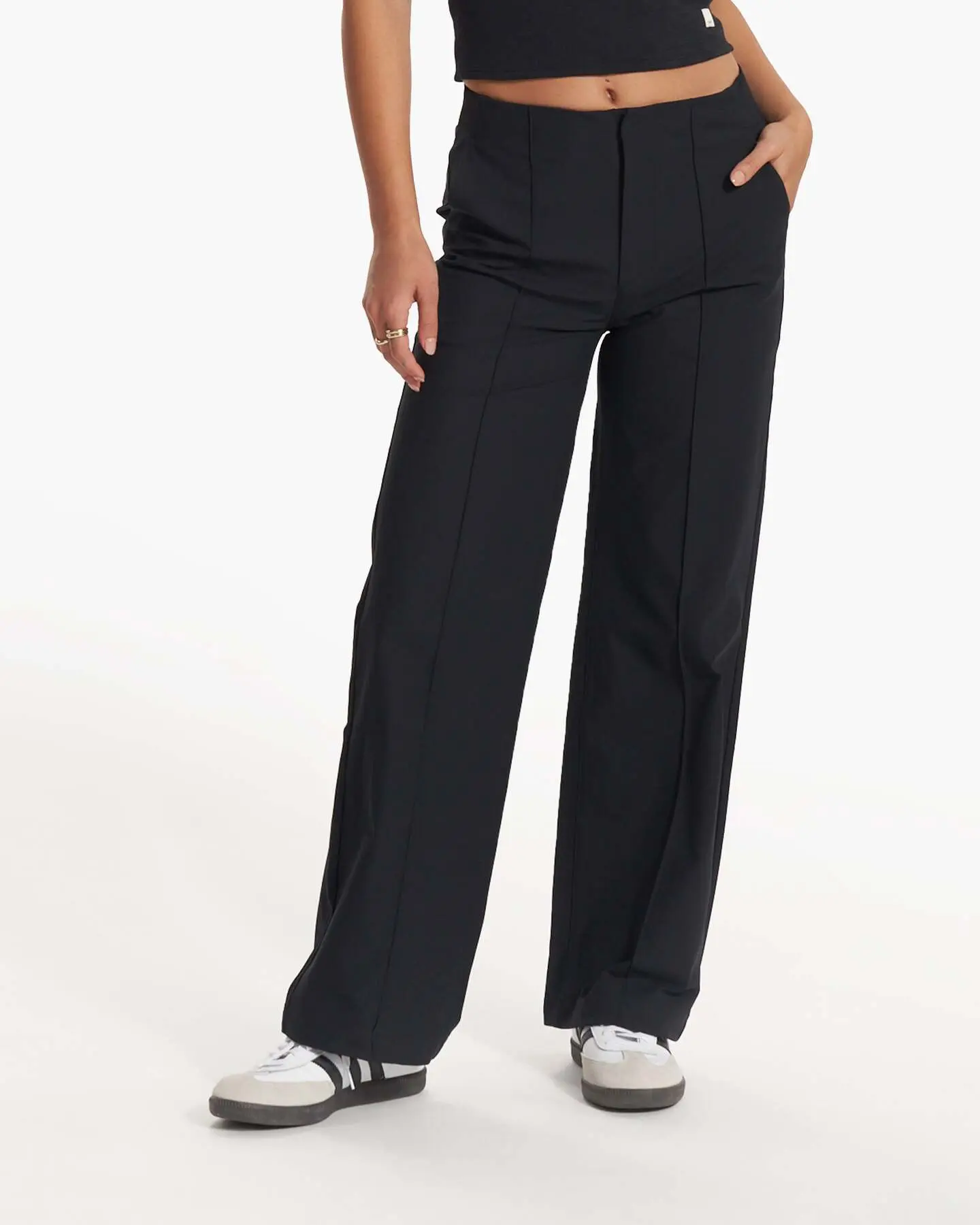 Womens Vuori Meta Wideleg Pant - Short
