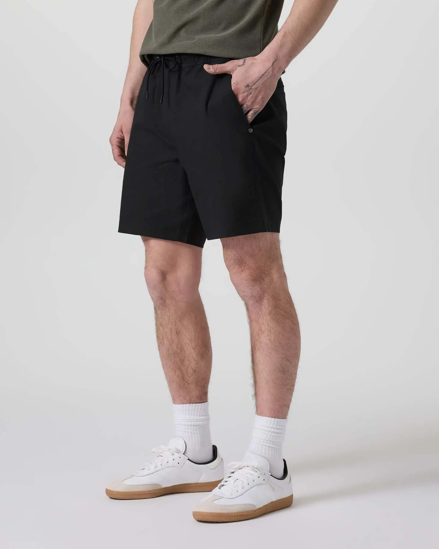 Cascade Crinkle Elastic Waist Short 8"