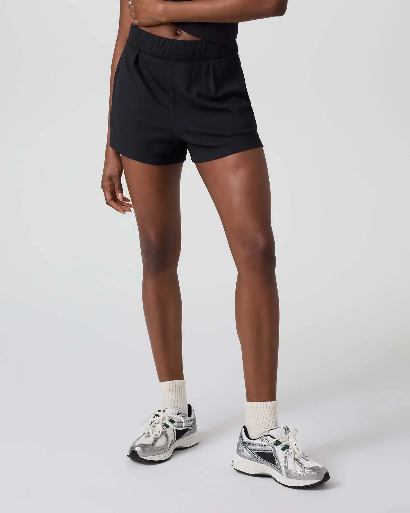 Pose Short