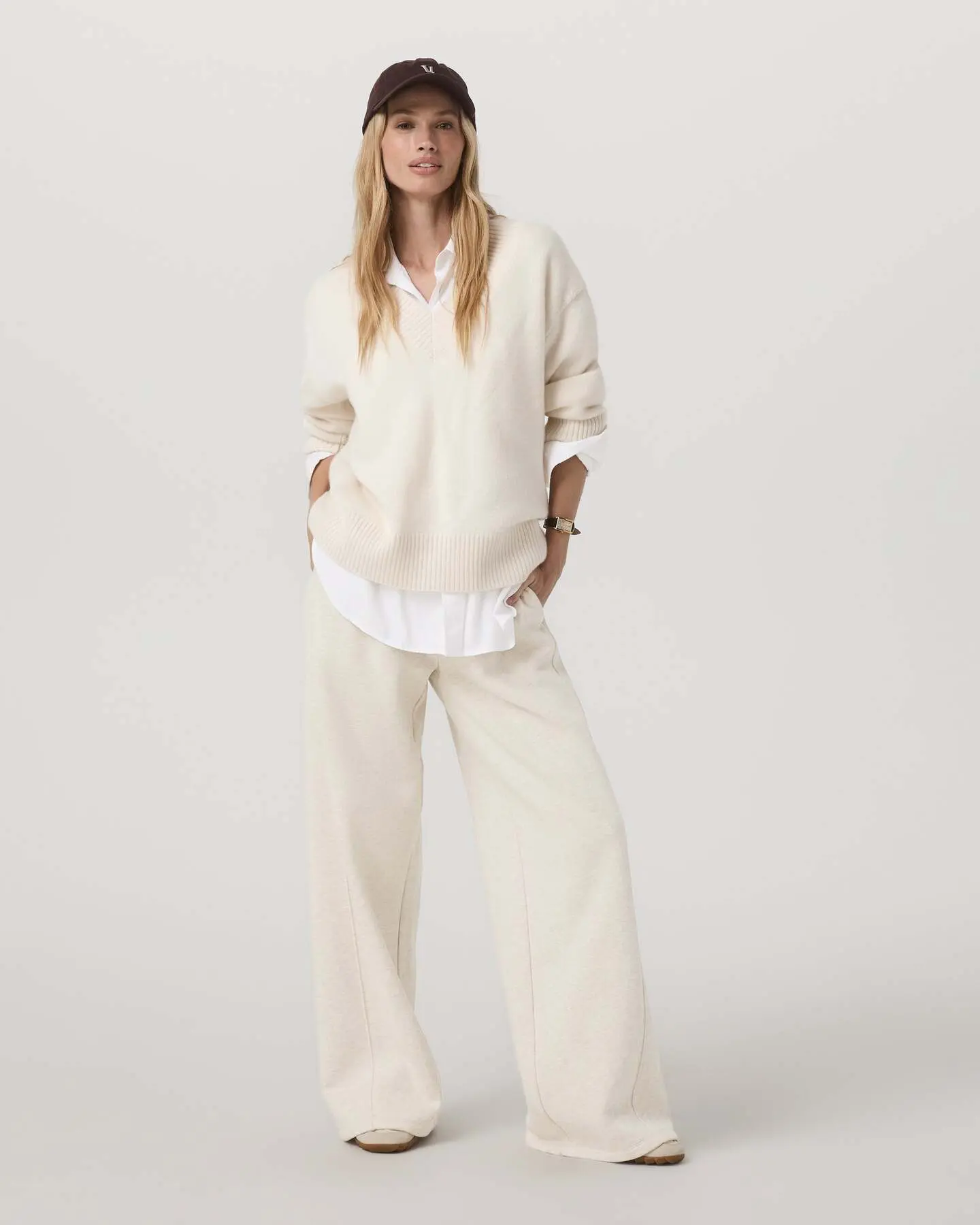 ÉMilie Cashmere Oversized V-Neck - Image 4