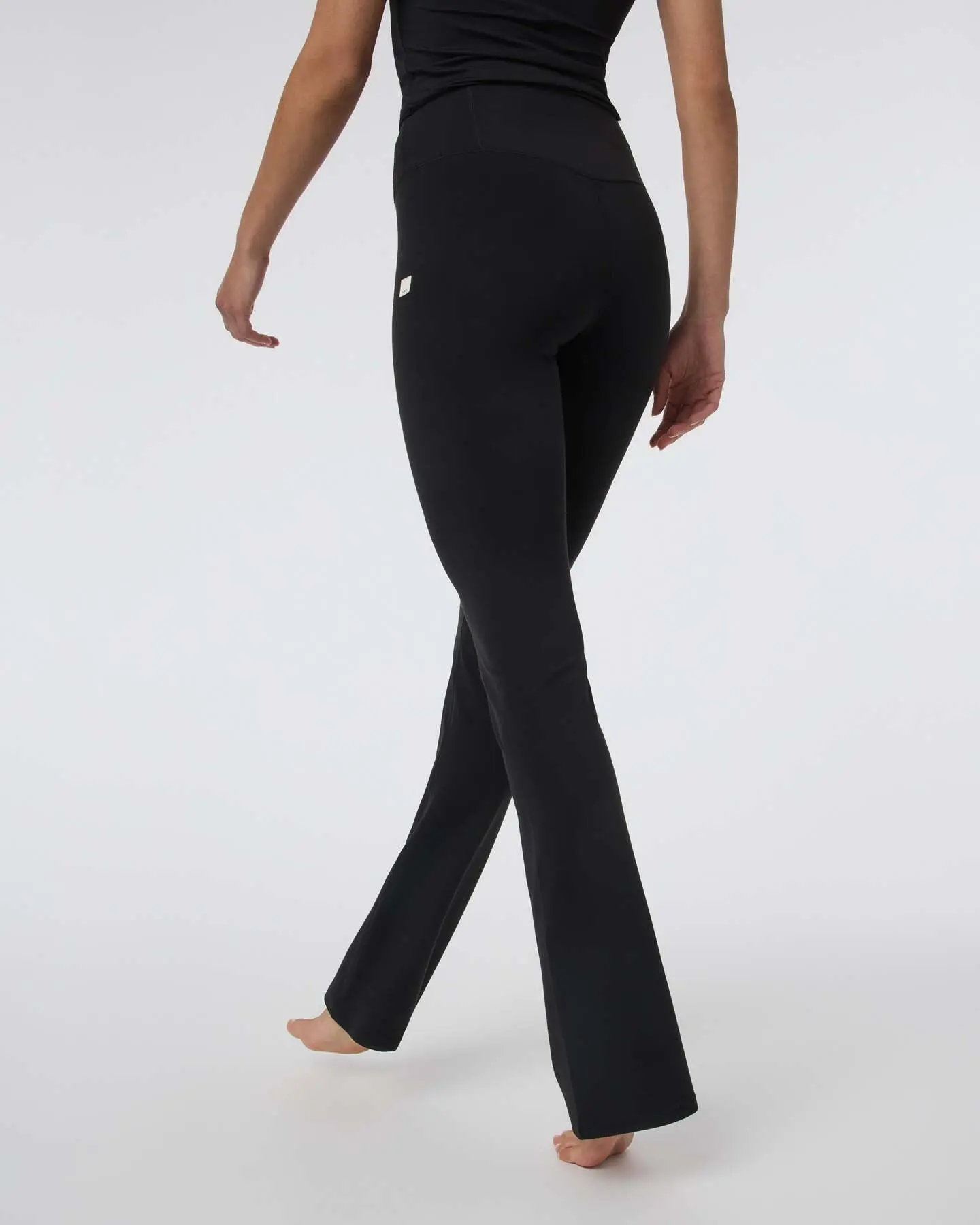 Vuori Allthefeels Slim Flare - Short - Image 3