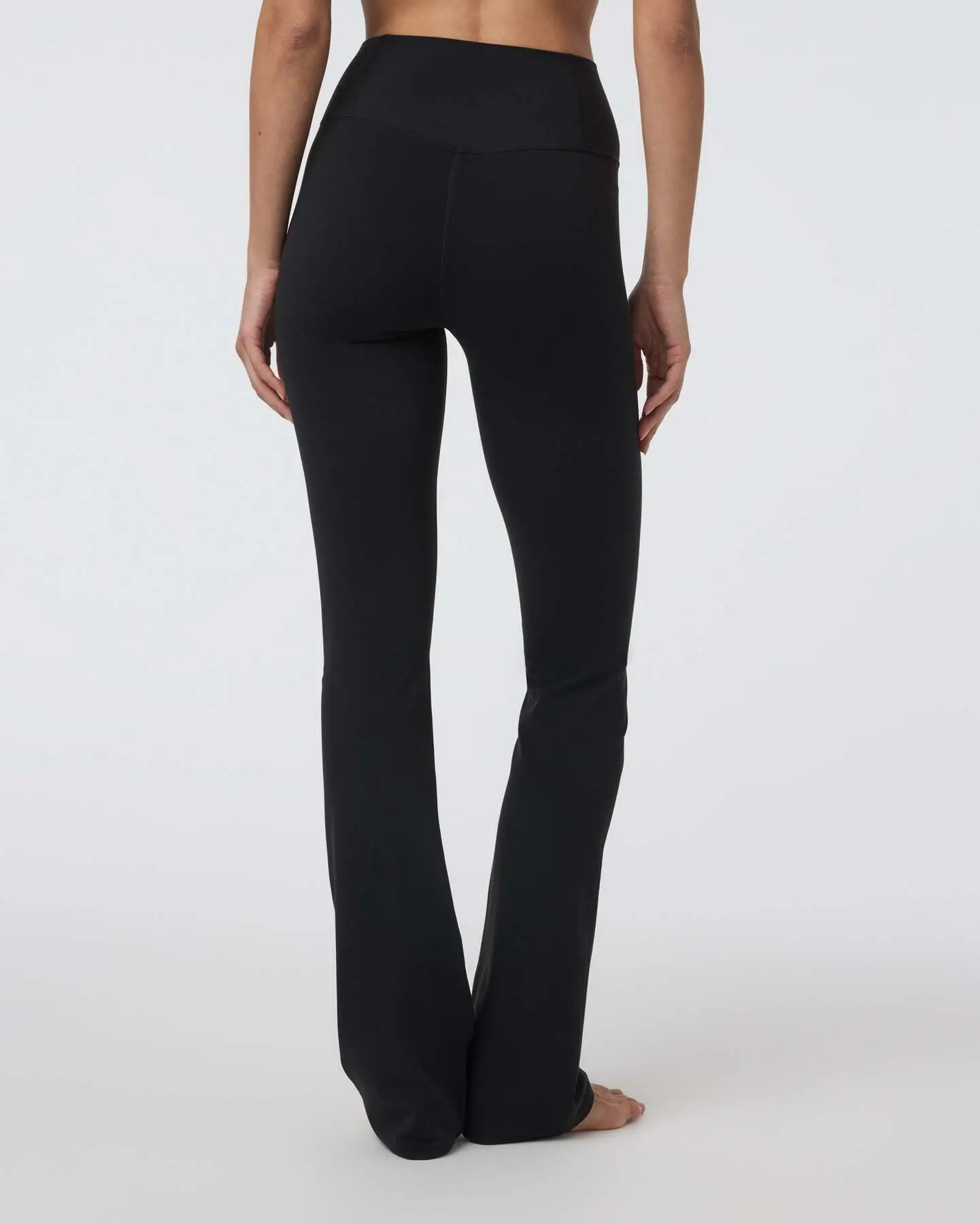 Vuori Allthefeels Slim Flare - Image 3