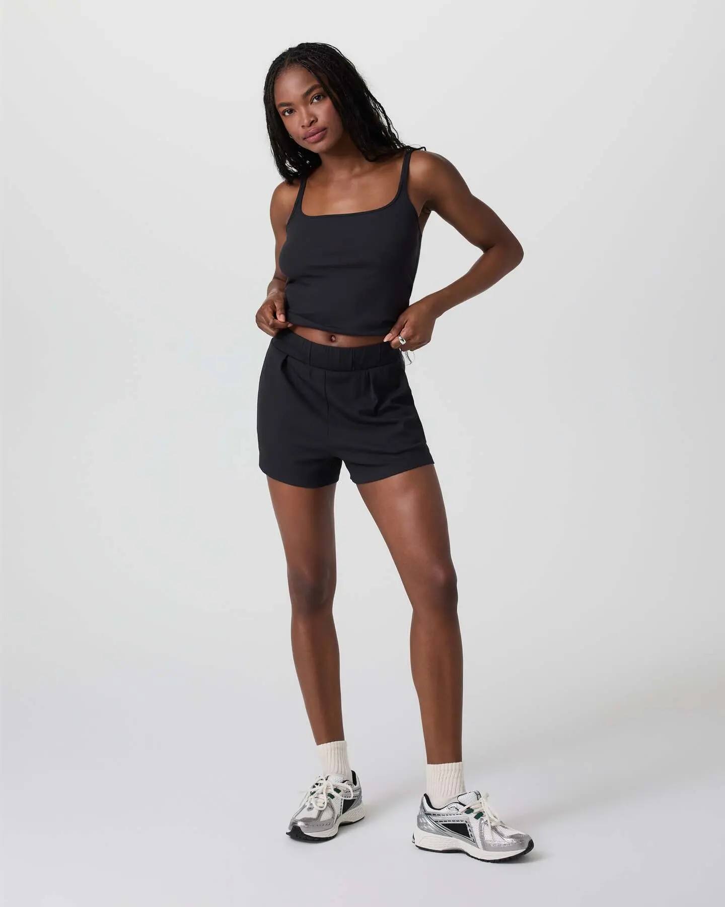 Pose Short - Image 2