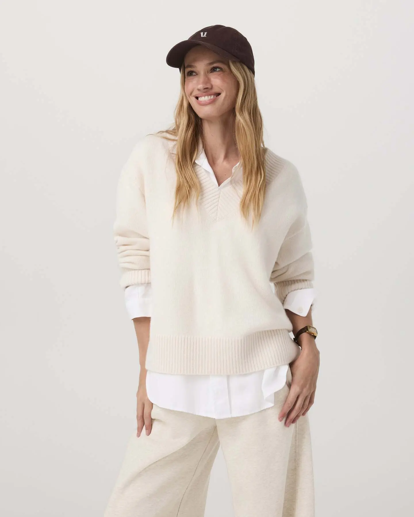 ÉMilie Cashmere Oversized V-Neck - Image 2
