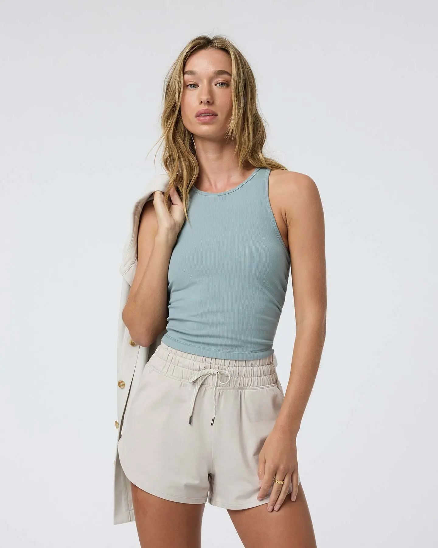 Pose Plyo Tank