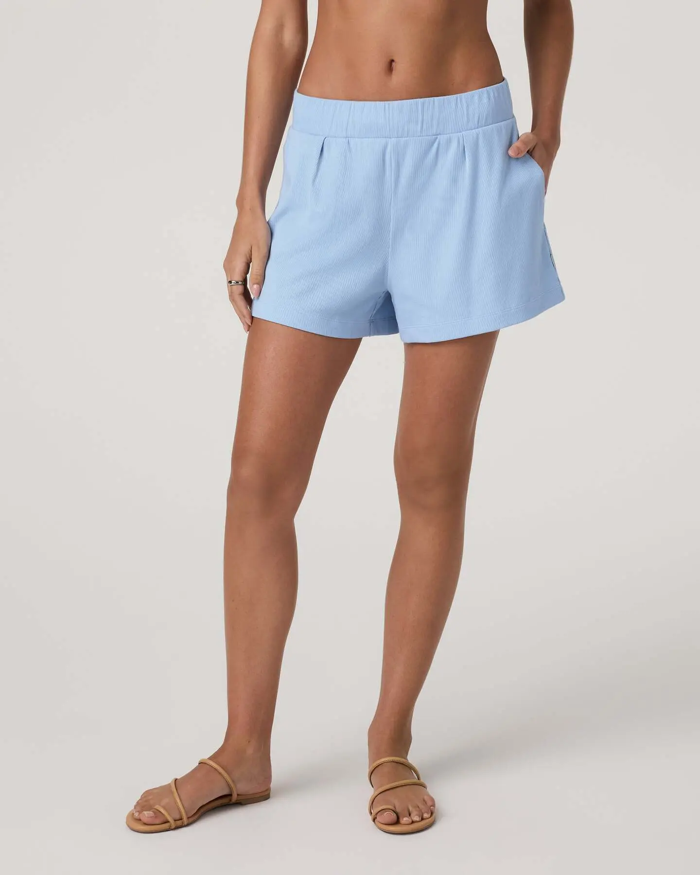 Pose Short