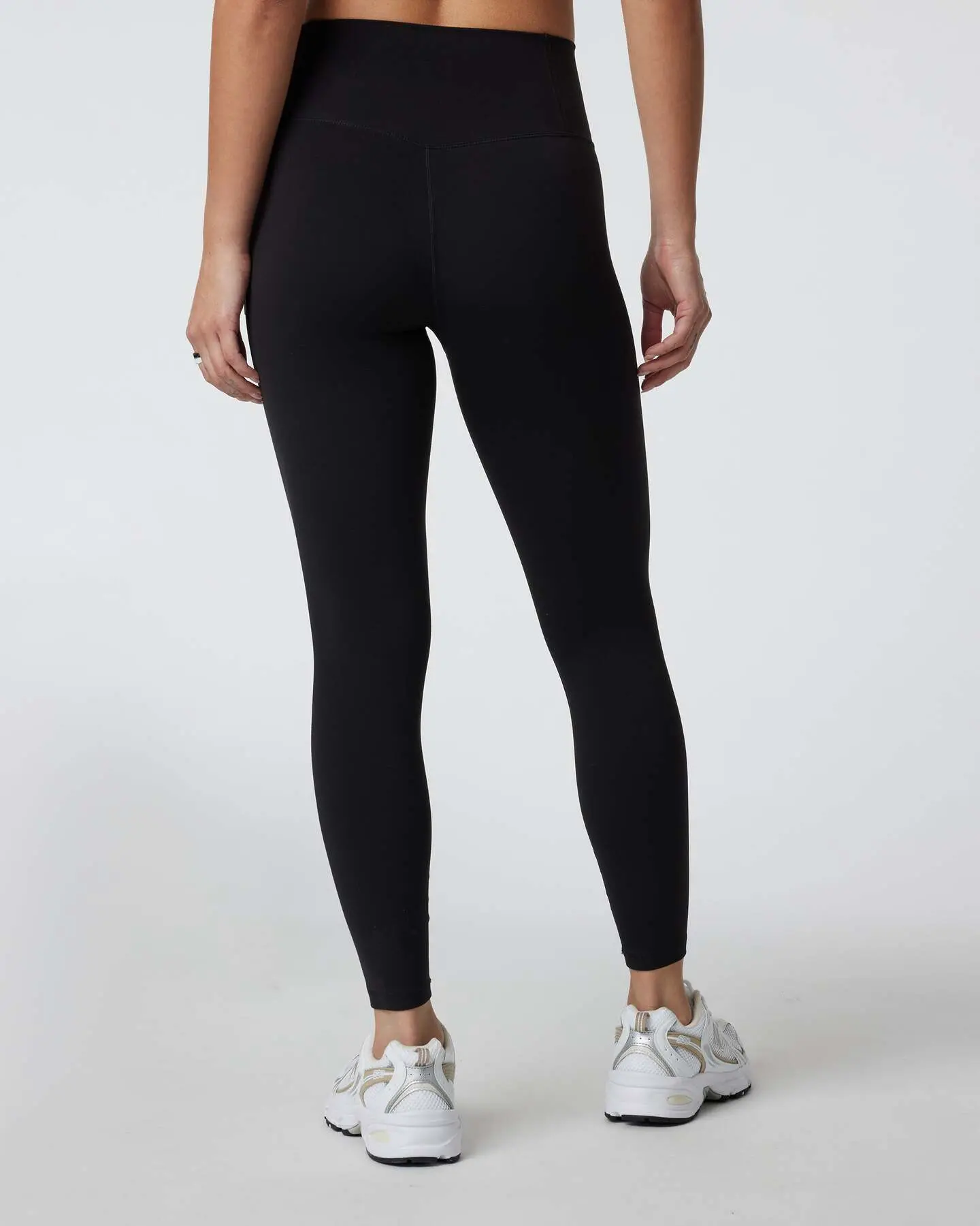 Vuori Allthefeels Legging - Short - Image 3