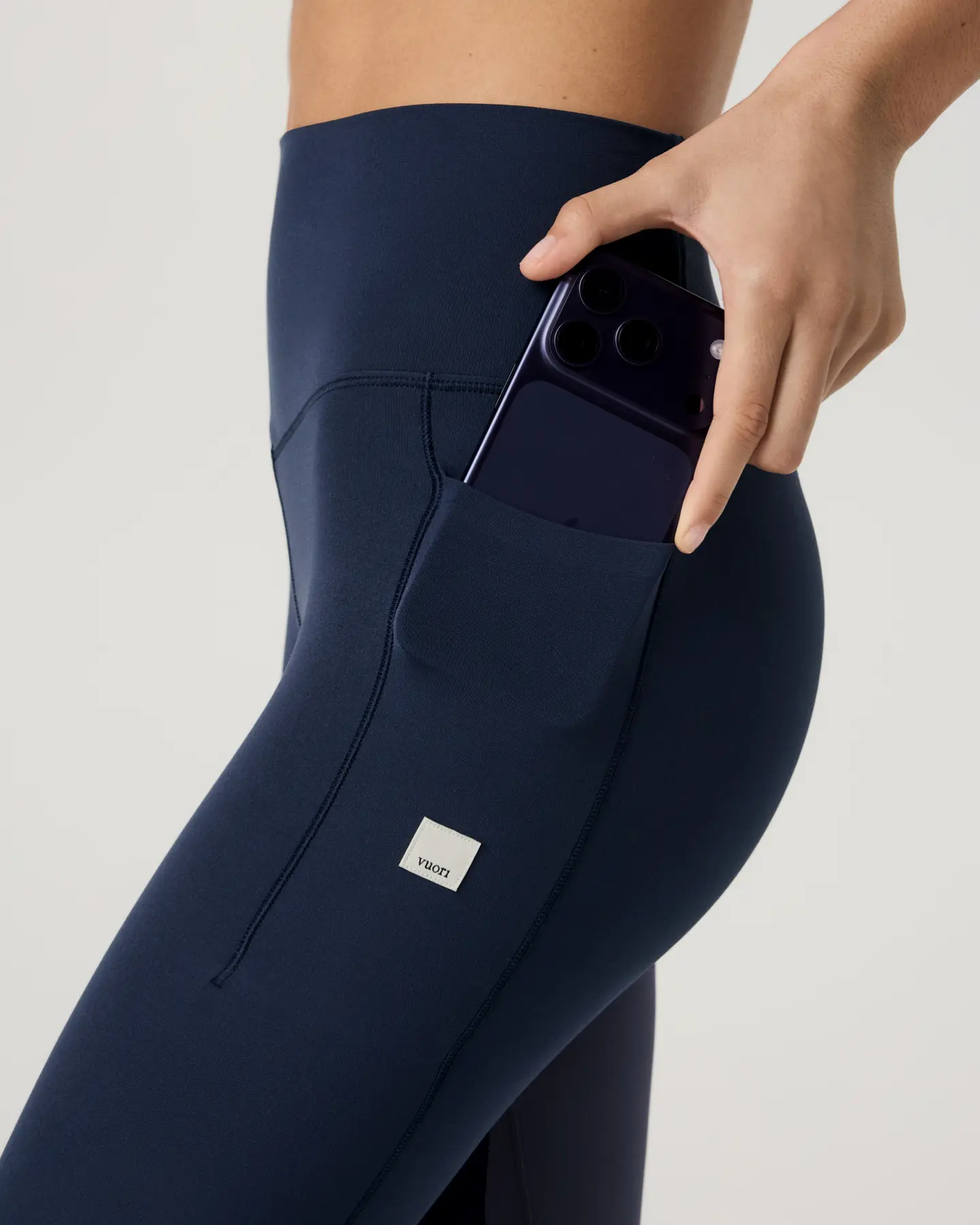 Vuori Alltheform Pocket Legging - Image 2